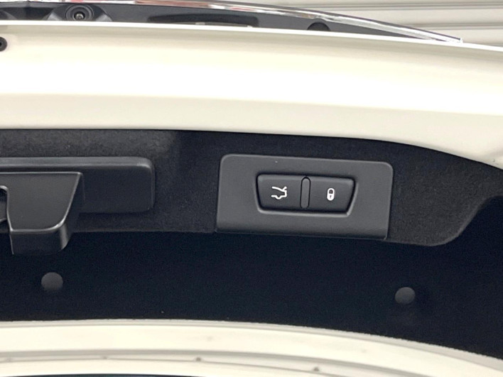 2016 Maserati Ghibli ABA-MG30A (UW-6a2ccb533f5d4)[27]