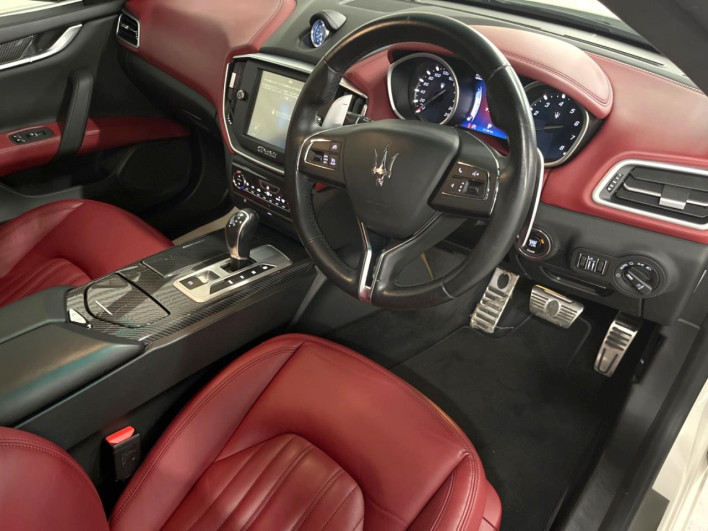 2016 Maserati Ghibli ABA-MG30A (UW-6a2ccb533f5d4)[19]