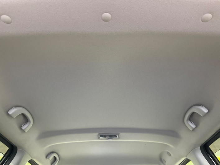 2015 Suzuki Swift DBA-ZC72S (UW-6a2ccb57257e5)[16]