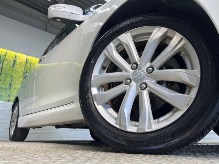 2015 Suzuki Swift DBA-ZC72S (UW-6a2ccb57257e5)[28]