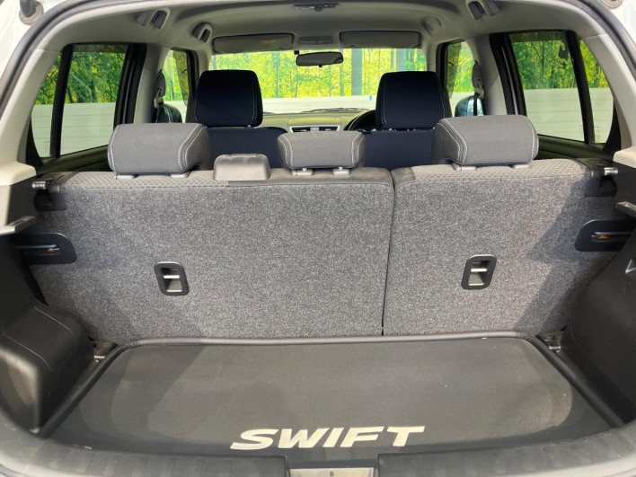 2015 Suzuki Swift DBA-ZC72S (UW-6a2ccb57257e5)[14]