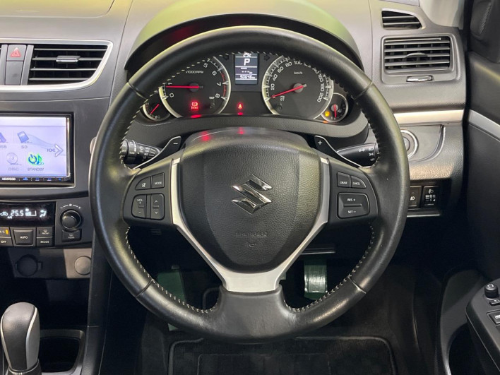2015 Suzuki Swift DBA-ZC72S (UW-6a2ccb57257e5)[22]