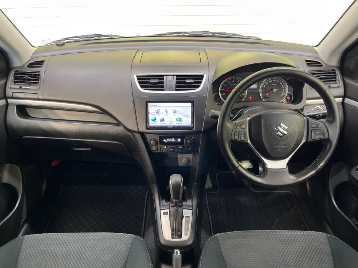 2015 Suzuki Swift DBA-ZC72S (UW-6a2ccb57257e5)[21]