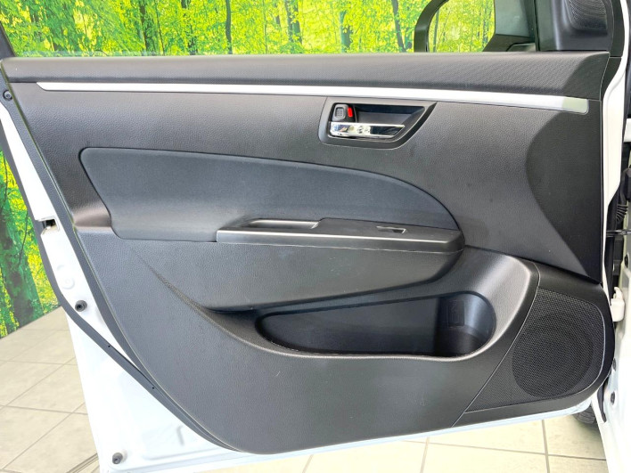 2016 Suzuki Swift DBA-ZC72S (UW-6a2ccb573efb8)[29]