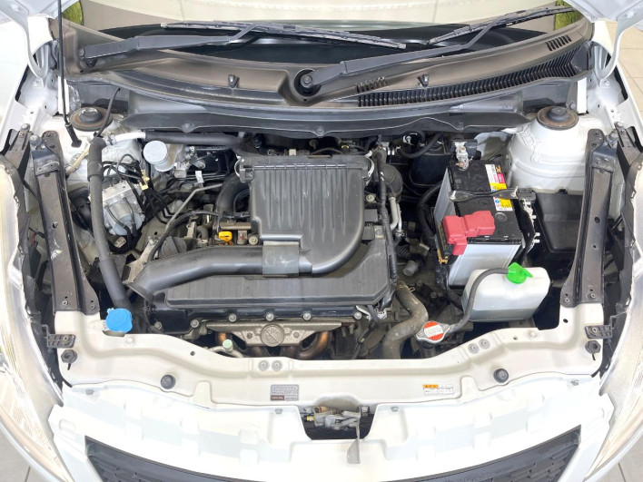 2016 Suzuki Swift DBA-ZC72S (UW-6a2ccb573efb8)[4]