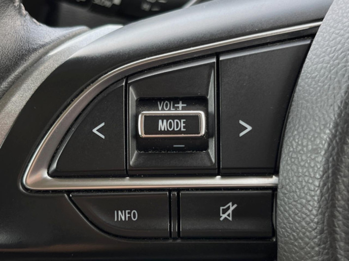 2018 Suzuki Swift DBA-ZC83S (UW-6a2ccb579dbf8)[16]