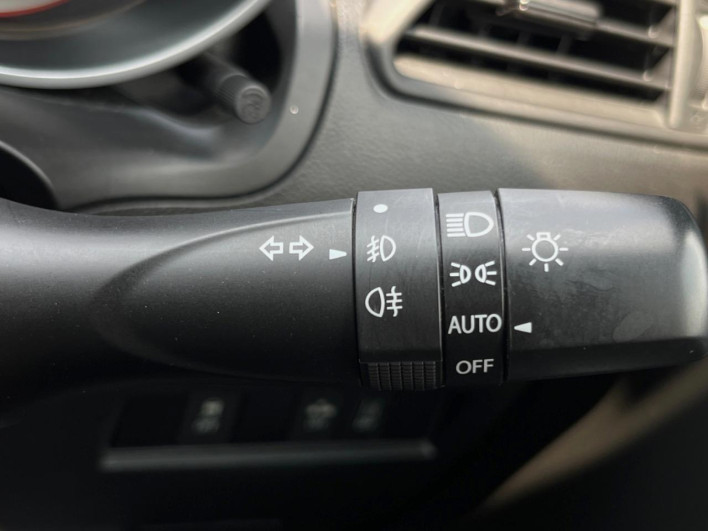 2018 Suzuki Swift DBA-ZC83S (UW-6a2ccb579dbf8)[17]