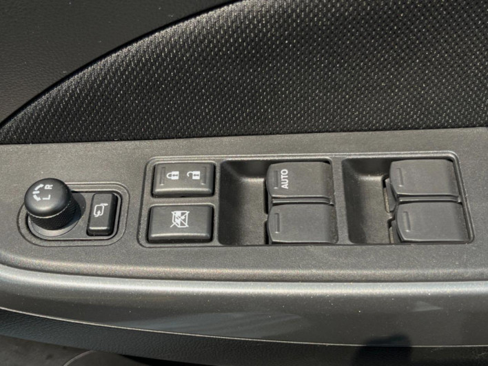 2018 Suzuki Swift DBA-ZC83S (UW-6a2ccb579dbf8)[9]