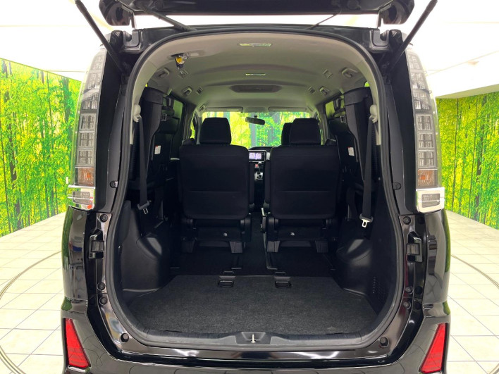 2015 Toyota Voxy DBA-ZRR80W (UW-6a2ccb5ebb8af)[28]