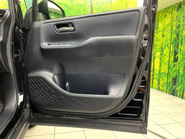 2015 Toyota Voxy DBA-ZRR80W (UW-6a2ccb5ebb8af)[5]