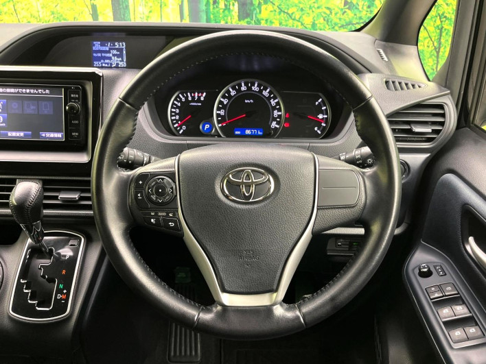 2015 Toyota Voxy DBA-ZRR80W (UW-6a2ccb5ebb8af)[12]