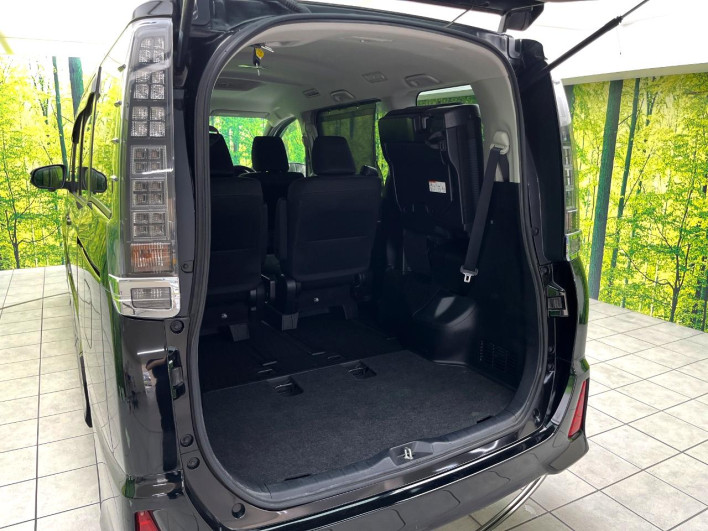 2015 Toyota Voxy DBA-ZRR80W (UW-6a2ccb5ebb8af)[29]