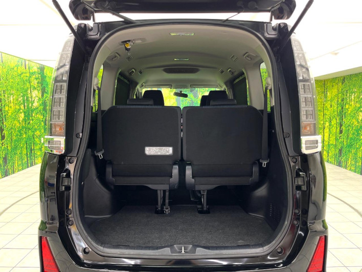 2015 Toyota Voxy DBA-ZRR80W (UW-6a2ccb5ebb8af)[27]
