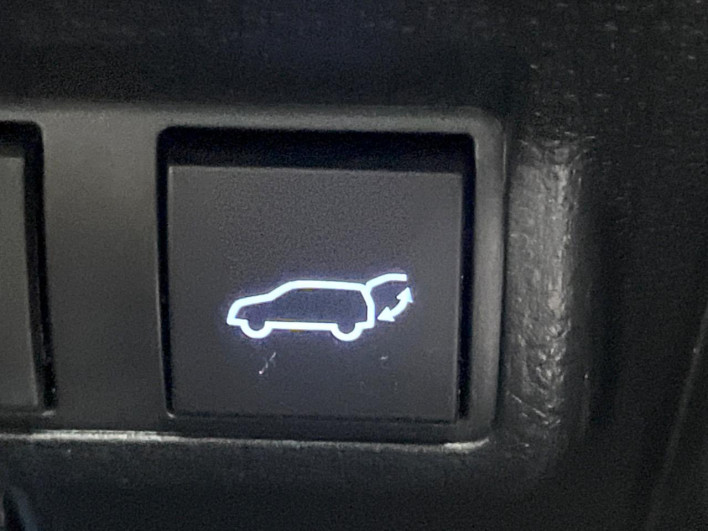 2023 Toyota Corolla Cross 6AA-ZVG11 (UW-6a2ccb6a89033)[20]
