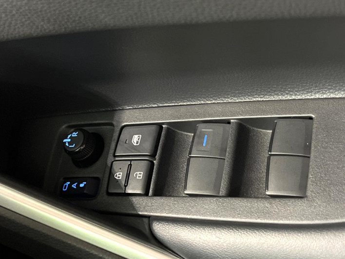 2023 Toyota Corolla Cross 6AA-ZVG11 (UW-6a2ccb6a89033)[15]