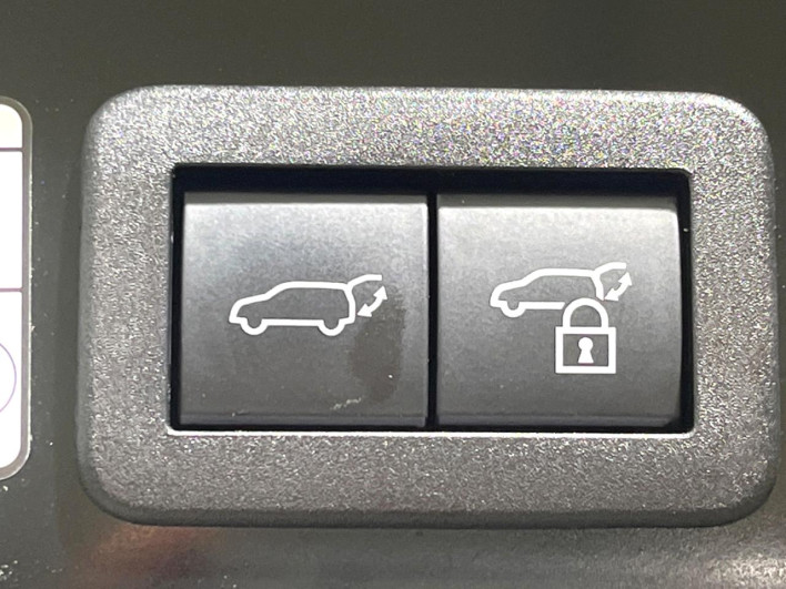 2023 Toyota Corolla Cross 6AA-ZVG11 (UW-6a2ccb6a89033)[10]