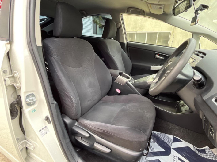 2012 Toyota Prius DAA-ZVW30 (UW-6a2ccb708c978)[17]
