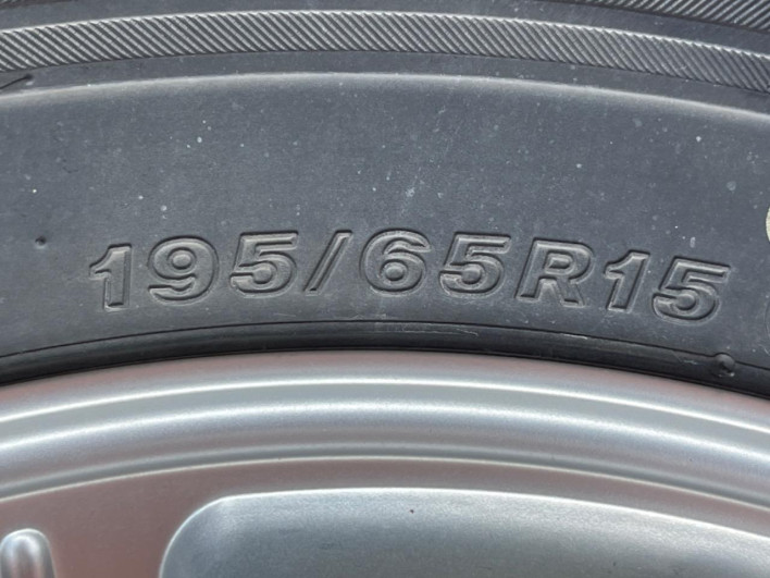 2013 Toyota Prius DAA-ZVW30 (UW-6a2ccb722cd92)[6]