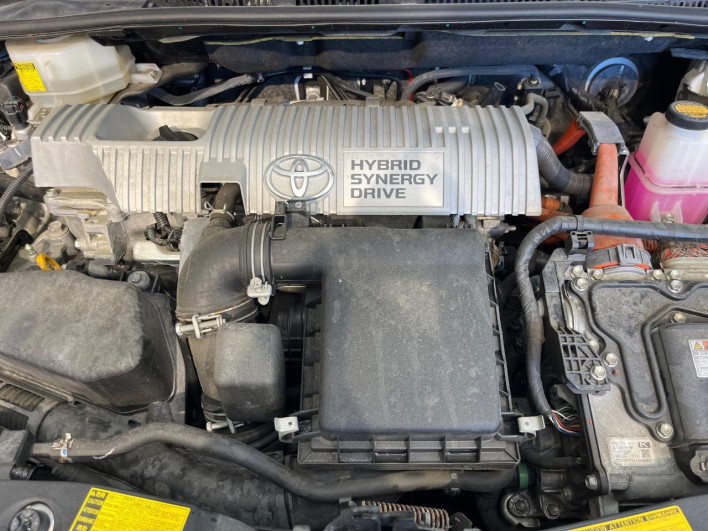 2013 Toyota Prius DAA-ZVW30 (UW-6a2ccb723b889)[9]