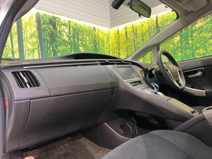 2013 Toyota Prius DAA-ZVW30 (UW-6a2ccb723b889)[22]