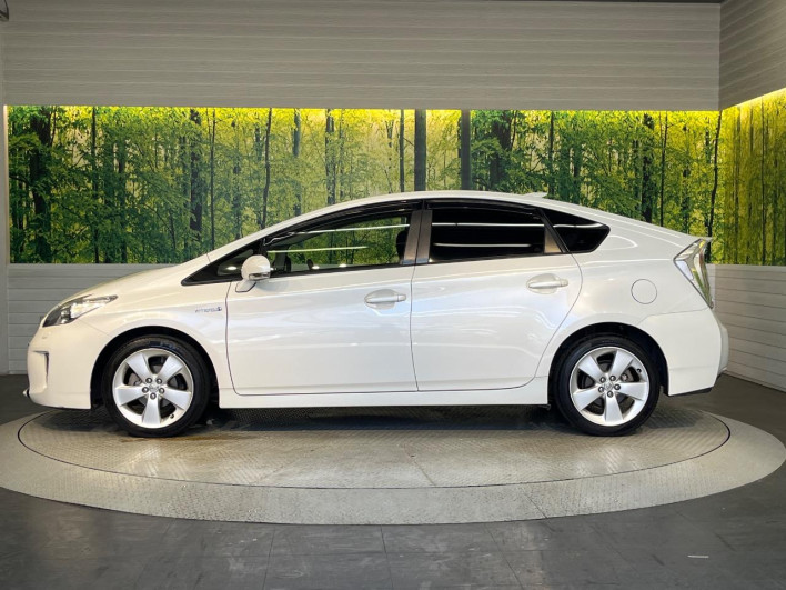2013 Toyota Prius DAA-ZVW30 (UW-6a2ccb723b889)[19]
