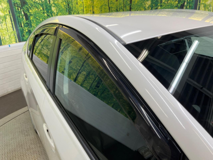 2013 Toyota Prius DAA-ZVW30 (UW-6a2ccb723b889)[10]