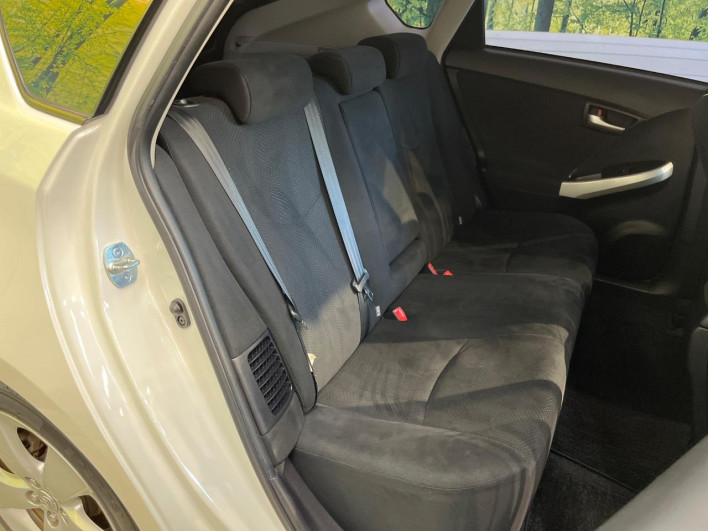 2013 Toyota Prius DAA-ZVW30 (UW-6a2ccb723b889)[7]