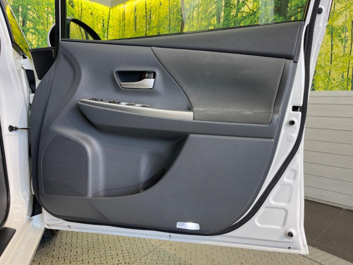 2012 Toyota Prius α DAA-ZVW41W (UW-6a2ccb743ecbb)[28]