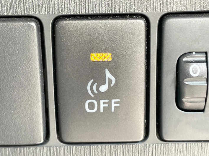 2015 Toyota Prius α DAA-ZVW41W (UW-6a2ccb746b6cf)[17]