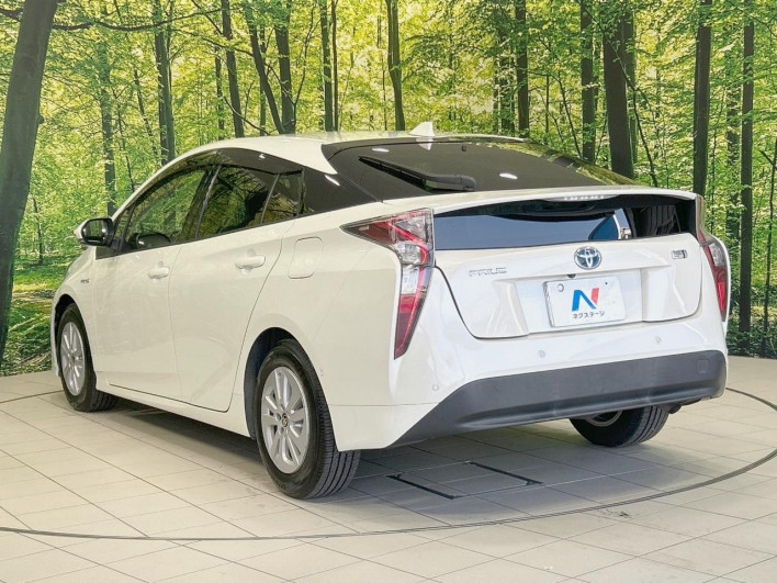 2017 Toyota Prius DAA-ZVW50 (UW-6a2ccb752b9da)[10]