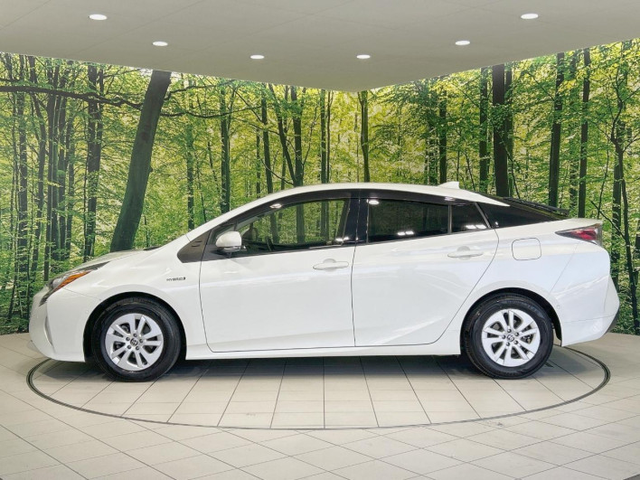 2017 Toyota Prius DAA-ZVW50 (UW-6a2ccb752b9da)[9]