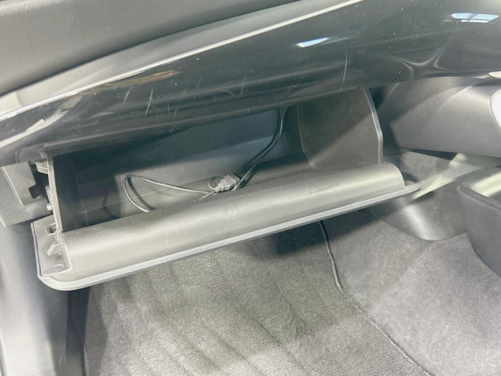 2017 Toyota Prius DAA-ZVW50 (UW-6a2ccb752b9da)[23]