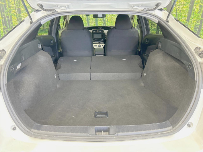 2017 Toyota Prius DAA-ZVW50 (UW-6a2ccb752b9da)[14]