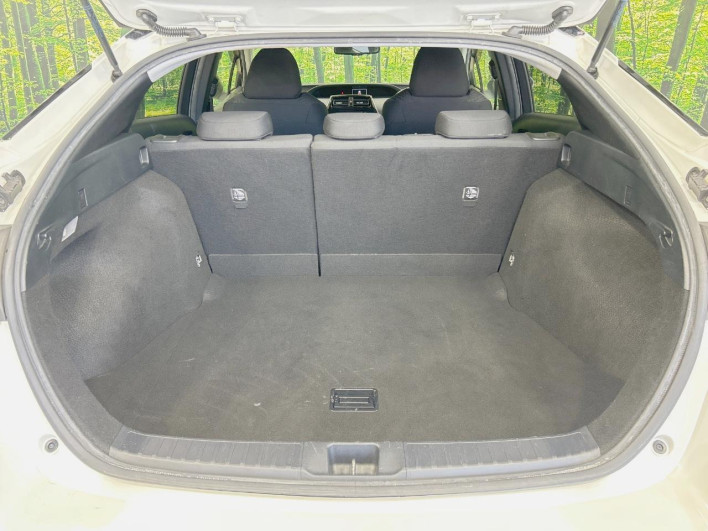 2017 Toyota Prius DAA-ZVW50 (UW-6a2ccb752b9da)[13]