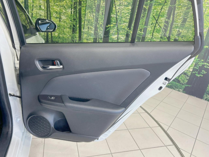 2017 Toyota Prius DAA-ZVW50 (UW-6a2ccb752b9da)[24]