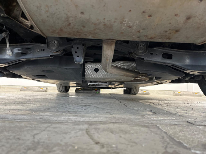 2017 Toyota Prius DAA-ZVW50 (UW-6a2ccb755a4ae)[28]