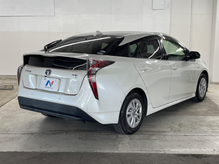 2017 Toyota Prius DAA-ZVW50 (UW-6a2ccb755a4ae)[26]
