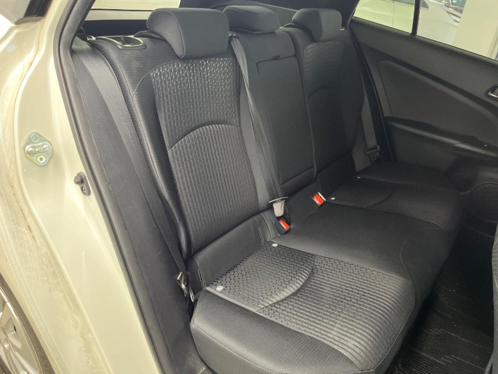 2017 Toyota Prius DAA-ZVW50 (UW-6a2ccb755a4ae)[17]