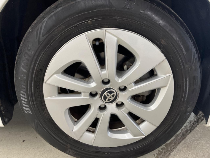 2017 Toyota Prius DAA-ZVW50 (UW-6a2ccb755a4ae)[15]