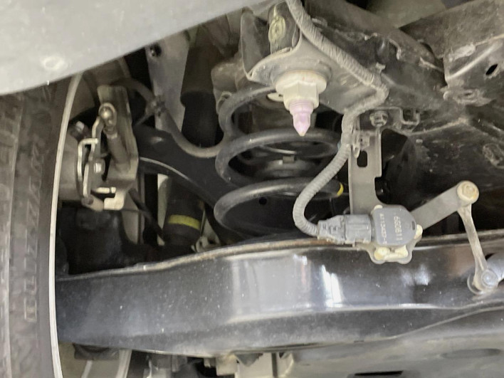 2016 Toyota Prius DAA-ZVW51 (UW-6a2ccb77bbca7)[21]