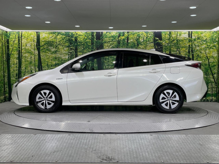 2016 Toyota Prius DAA-ZVW51 (UW-6a2ccb77bbca7)[19]