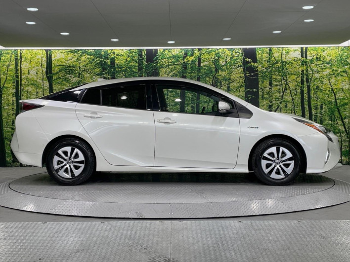 2016 Toyota Prius DAA-ZVW51 (UW-6a2ccb77bbca7)[15]