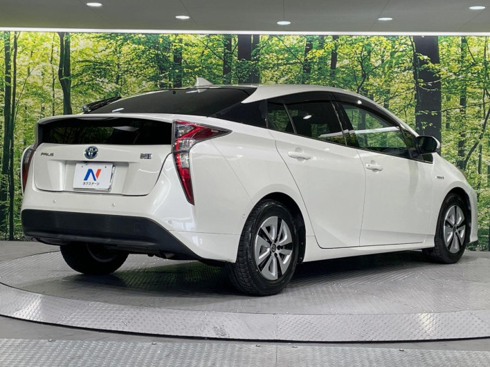 2016 Toyota Prius DAA-ZVW51 (UW-6a2ccb77bbca7)[16]