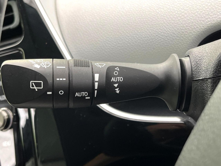 2017 Toyota Prius DAA-ZVW51 (UW-6a2ccb77f2787)[17]