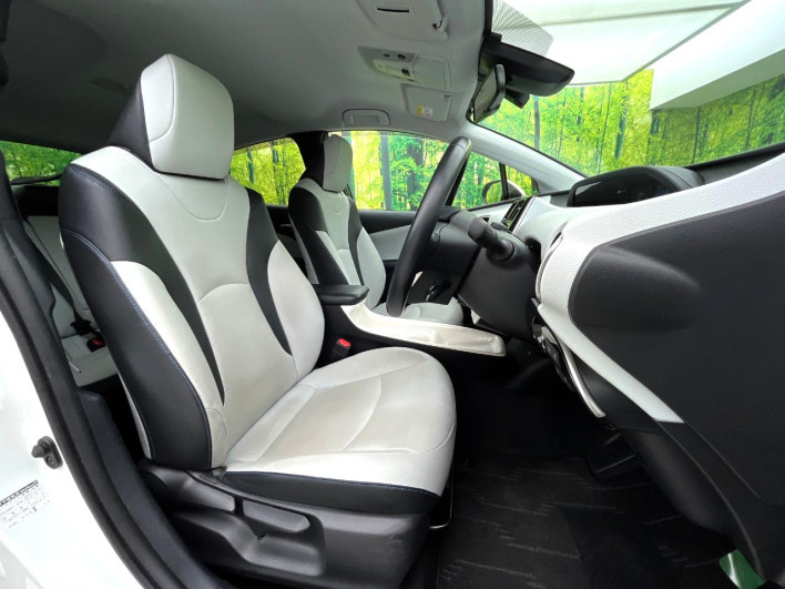 2017 Toyota Prius DAA-ZVW51 (UW-6a2ccb77f2787)[26]