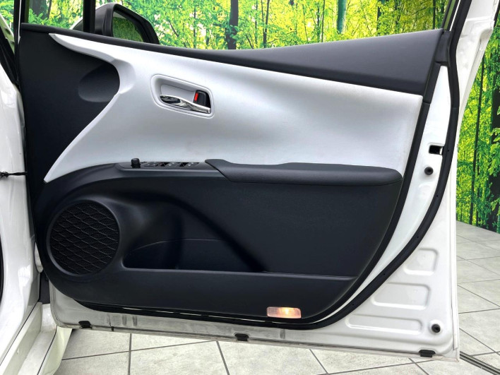 2017 Toyota Prius DAA-ZVW51 (UW-6a2ccb77f2787)[5]