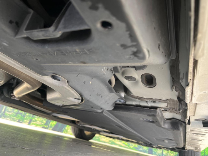 2017 Toyota Prius PHV DLA-ZVW52 (UW-6a2ccb7bbe5cc)[20]