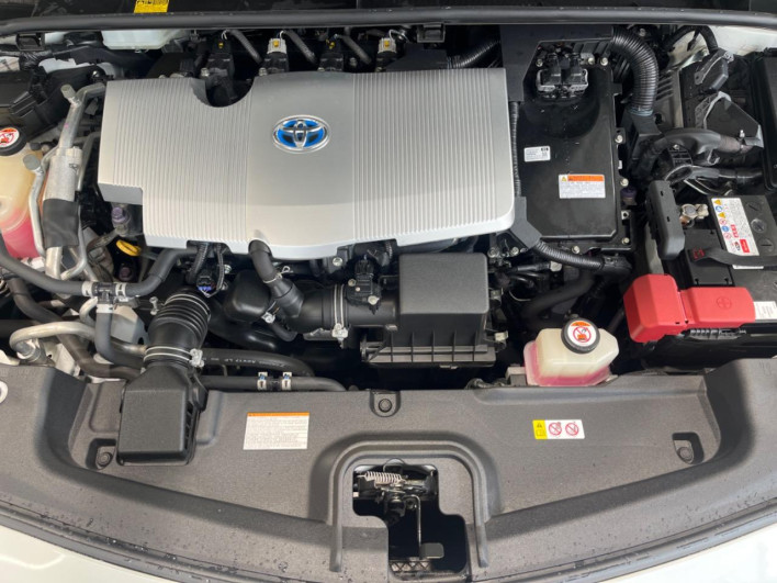 2017 Toyota Prius PHV DLA-ZVW52 (UW-6a2ccb7bbe5cc)[5]