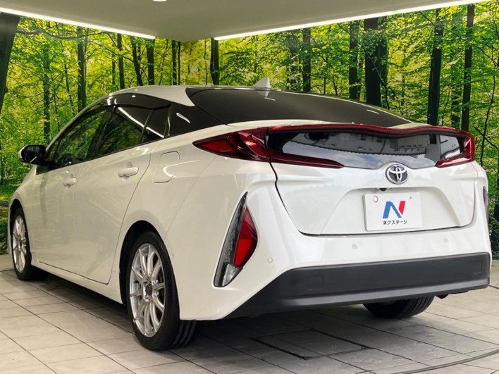 2017 Toyota Prius PHV DLA-ZVW52 (UW-6a2ccb7bbe5cc)[11]
