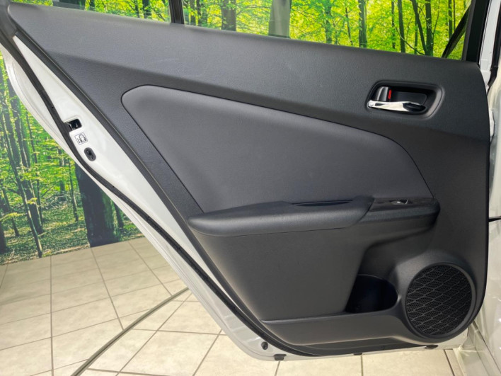 2017 Toyota Prius PHV DLA-ZVW52 (UW-6a2ccb7bbe5cc)[16]